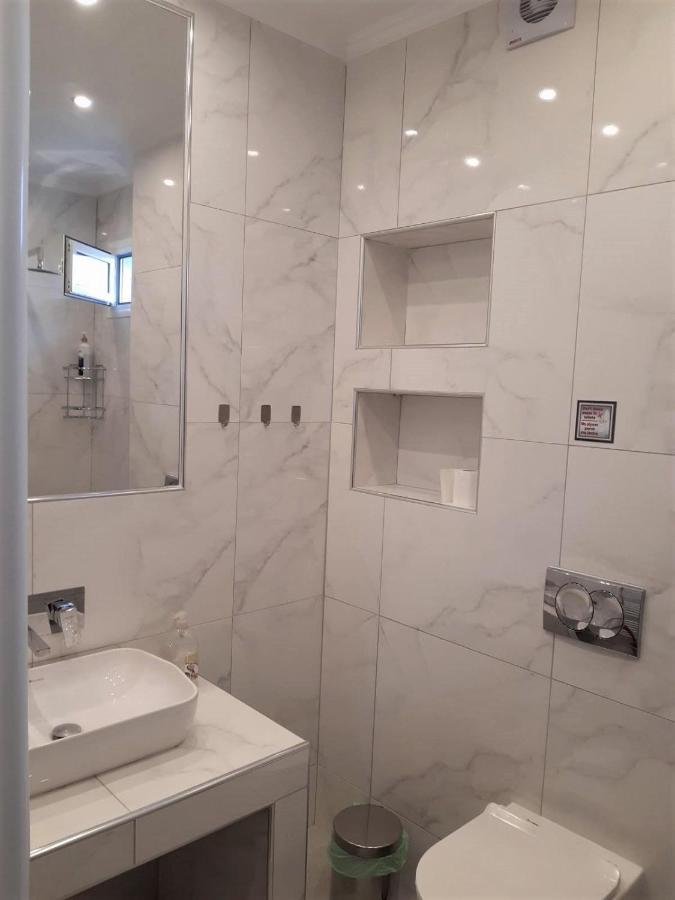 Ourania Apartment アスプロヴァルタ エクステリア 写真